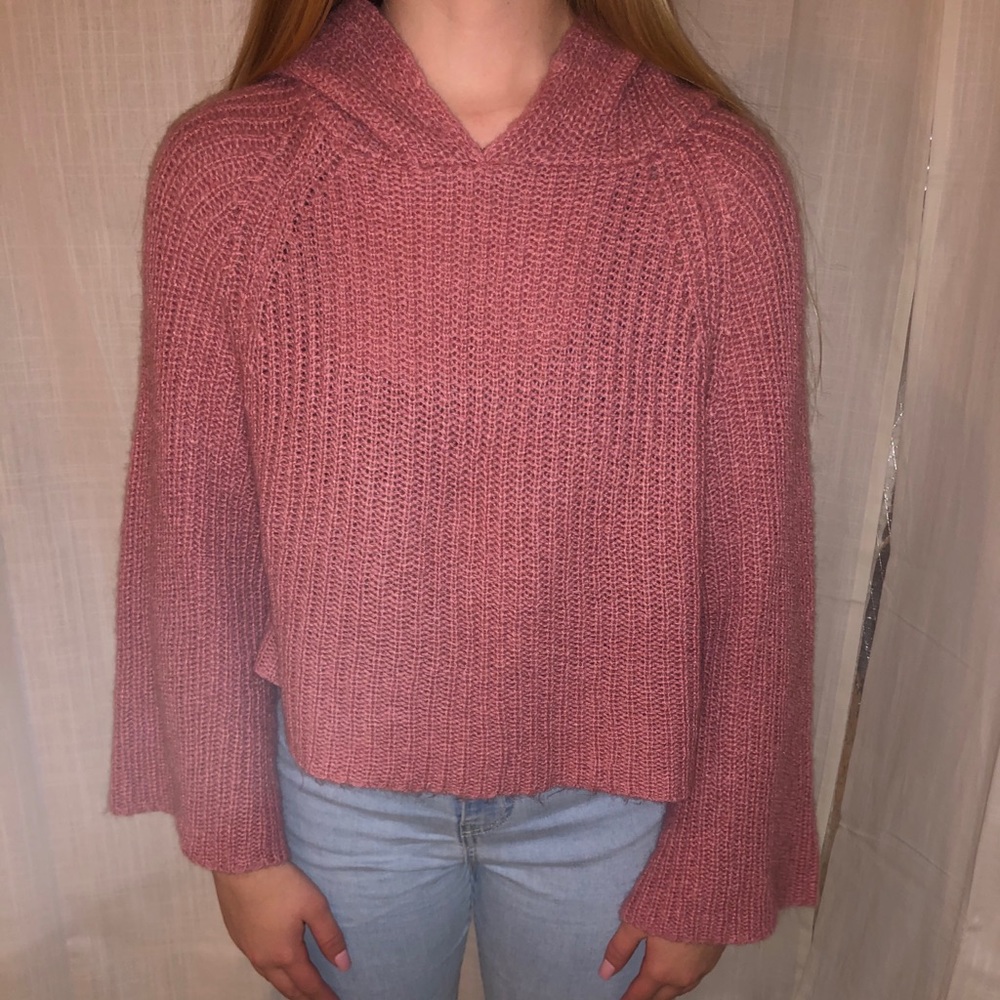 Cropped sweater with hood